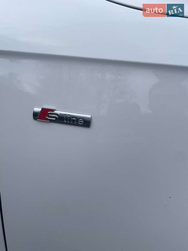 Седан Audi A4 2014 в Луцке