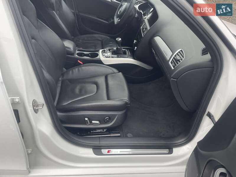 Седан Audi A4 2014 в Луцке