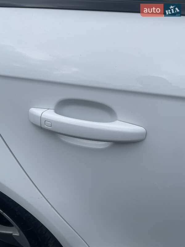 Седан Audi A4 2014 в Луцке