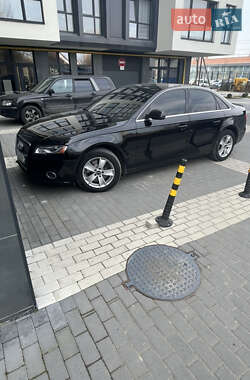 Седан Audi A4 2011 в Львові