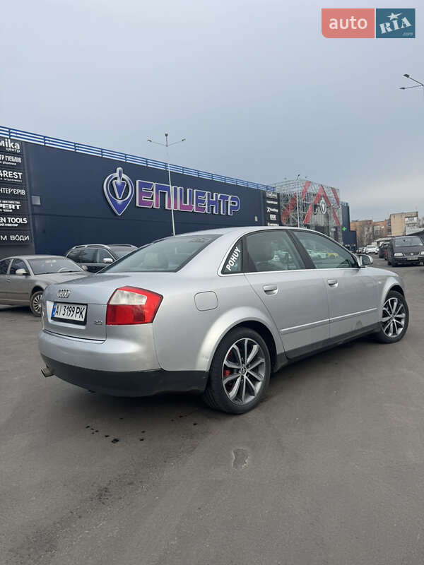 Седан Audi A4 2000 в Обухове