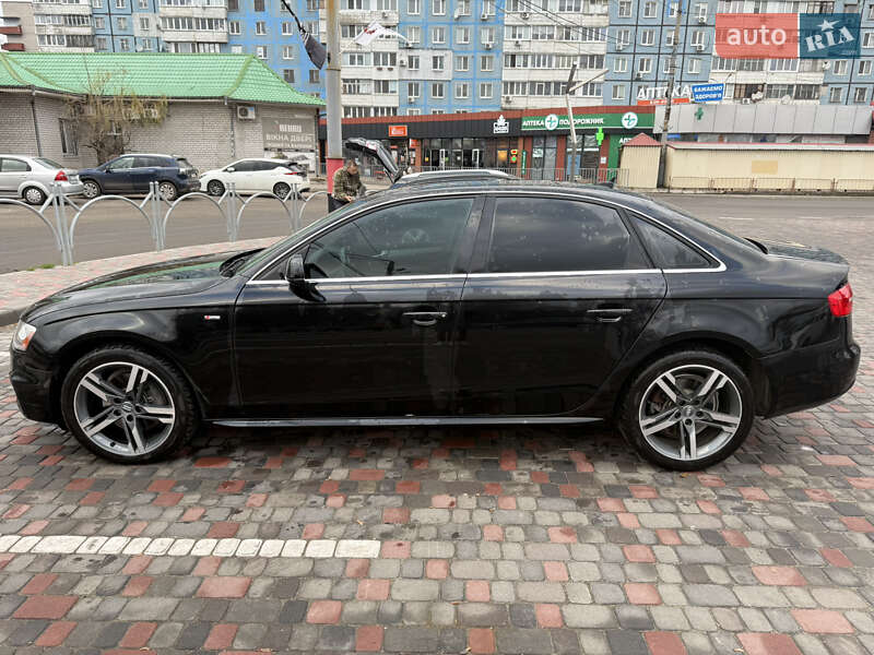 Седан Audi A4 2014 в Днепре