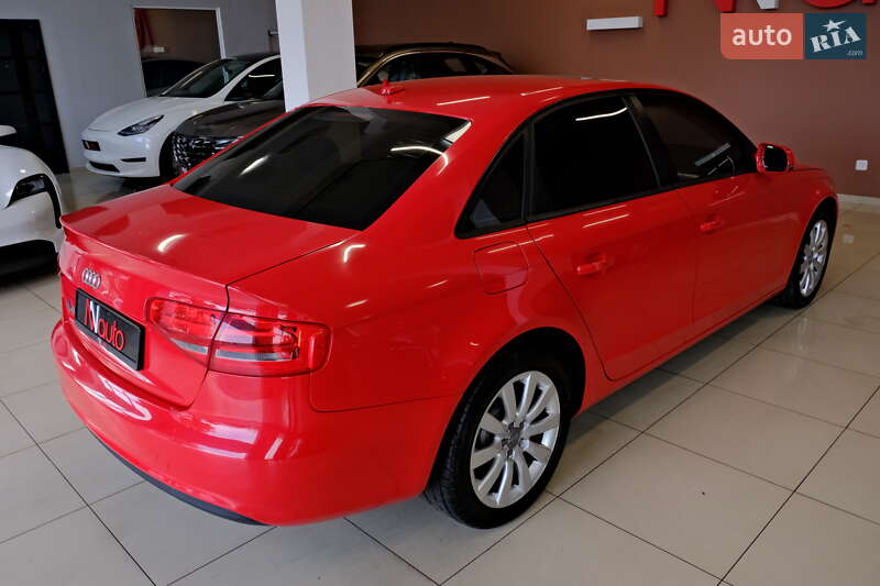 Седан Audi A4 2014 в Одесі