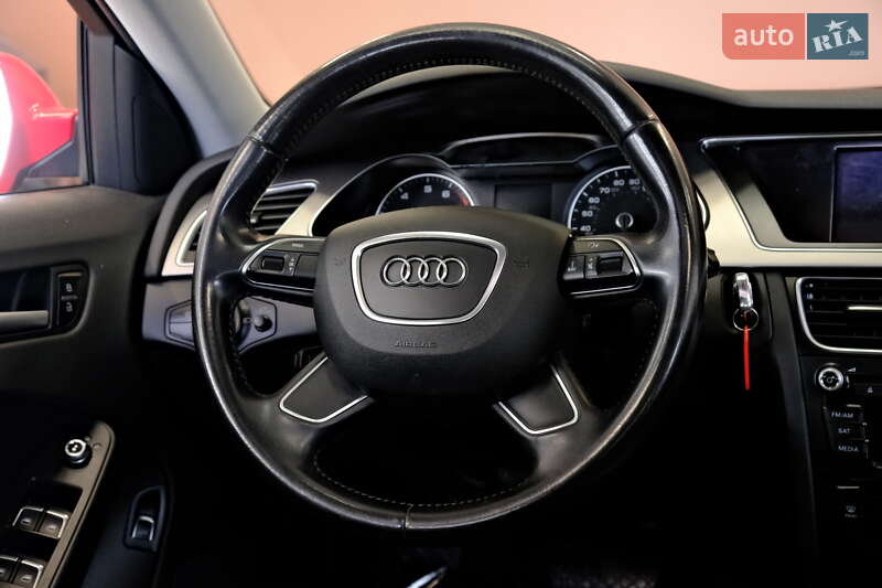 Седан Audi A4 2014 в Одесі