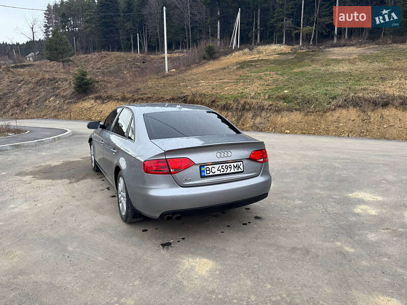 Седан Audi A4 2009 в Сходнице