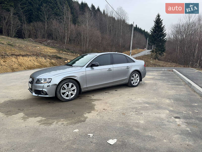 Седан Audi A4 2009 в Сходнице