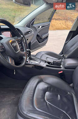 Седан Audi A4 2009 в Сходнице
