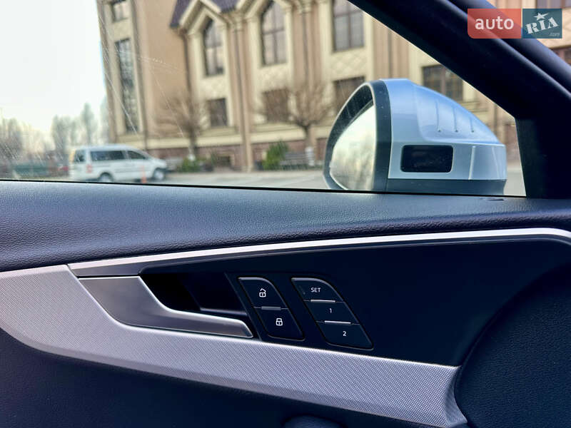 Седан Audi A4 2018 в Киеве