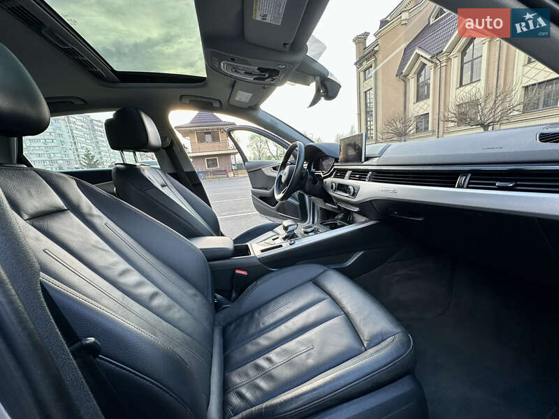 Седан Audi A4 2018 в Киеве