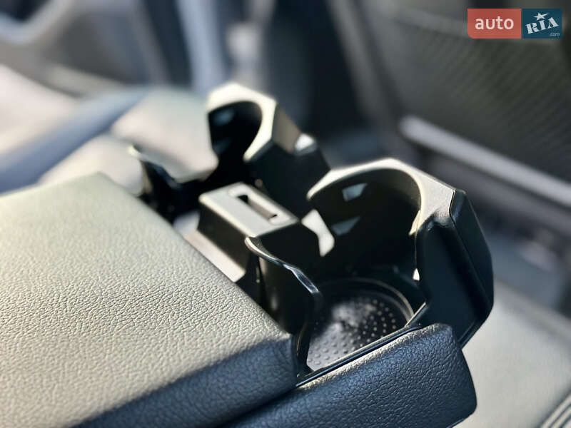 Седан Audi A4 2018 в Киеве