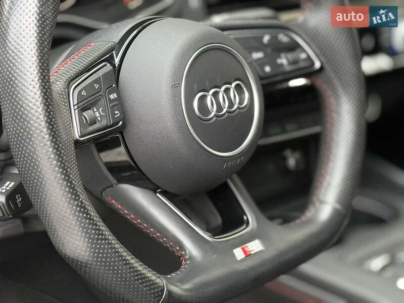 Седан Audi A4 2018 в Ирпене