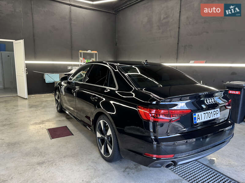 Седан Audi A4 2016 в Киеве