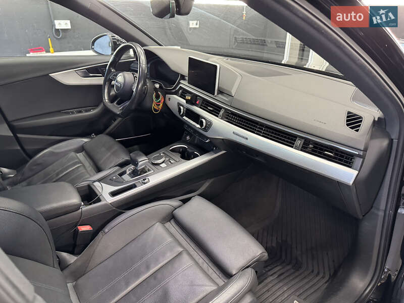 Седан Audi A4 2016 в Киеве