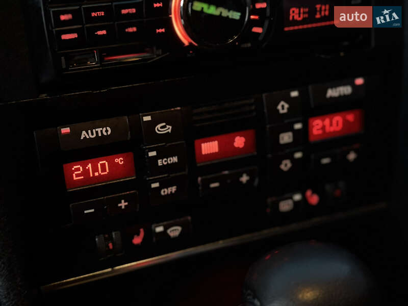 Седан Audi A4 2002 в Хмельницком