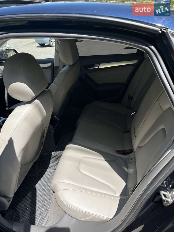 Седан Audi A4 2010 в Одессе