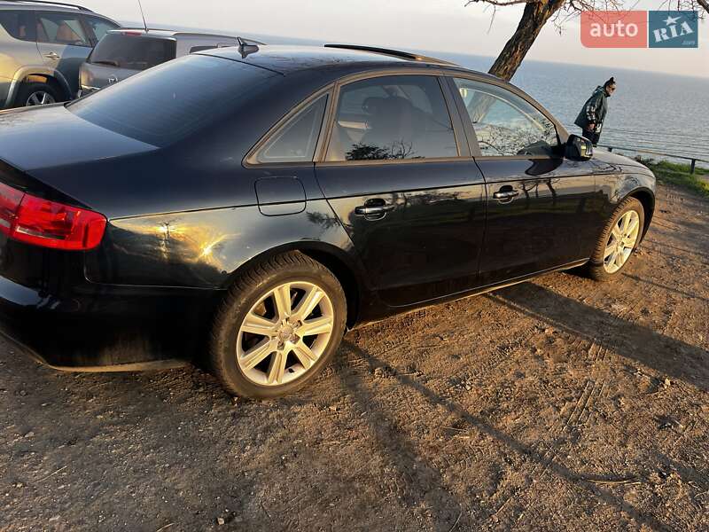 Седан Audi A4 2010 в Одессе