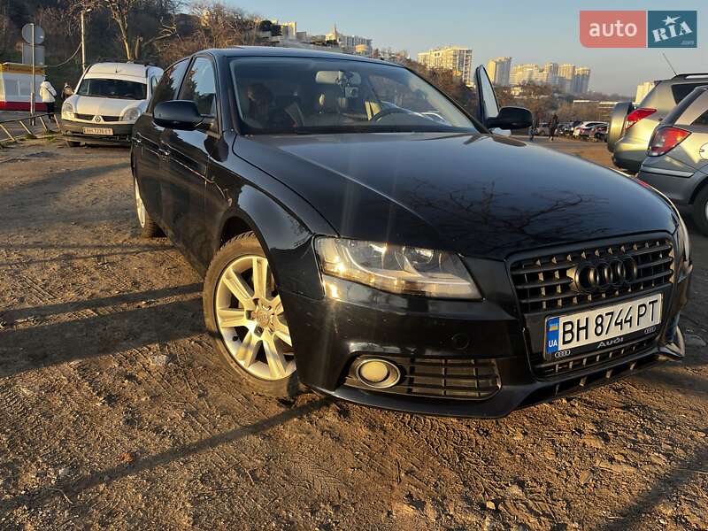 Седан Audi A4 2010 в Одессе