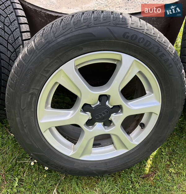 Седан Audi A4 2011 в Новояворовске