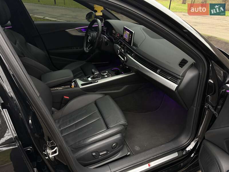 Седан Audi A4 2016 в Киеве