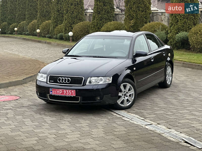 Седан Audi A4 2003 в Сарнах