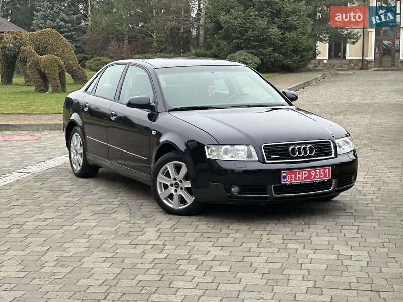 Седан Audi A4 2003 в Сарнах