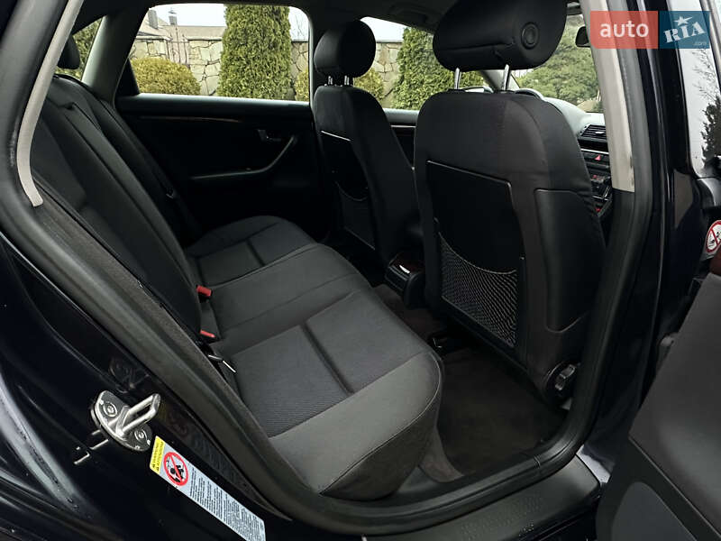 Седан Audi A4 2003 в Сарнах