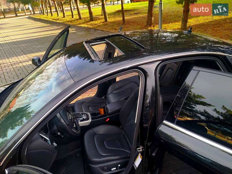 Седан Audi A4 2013 в Дрогобыче