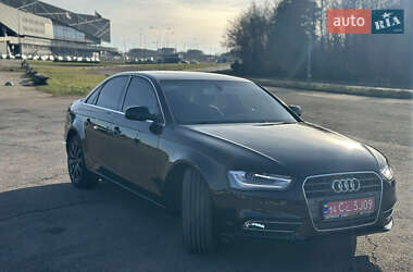 Седан Audi A4 2012 в Львове