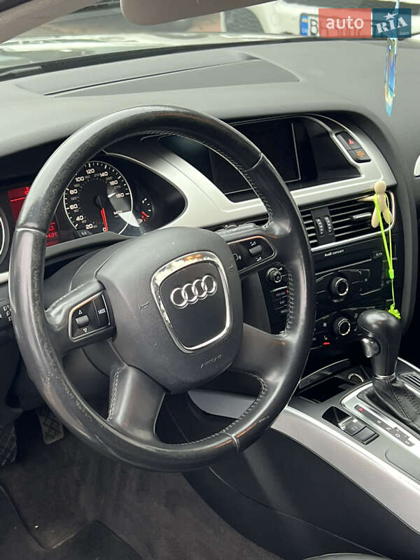 Седан Audi A4 2011 в Одессе