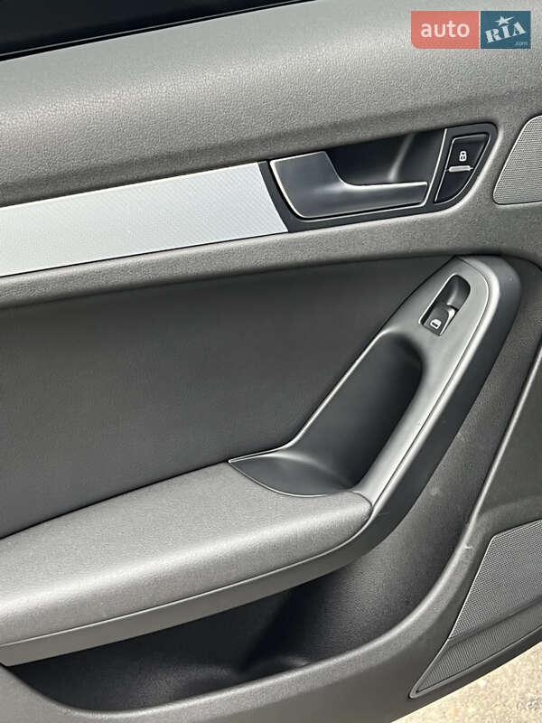 Седан Audi A4 2011 в Одессе