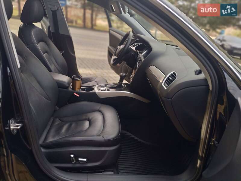 Седан Audi A4 2013 в Дрогобыче