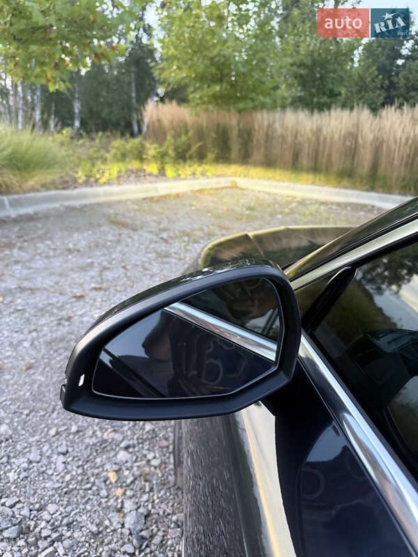 Седан Audi A4 2017 в Киеве