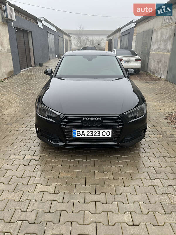 Седан Audi A4 2016 в Долинской