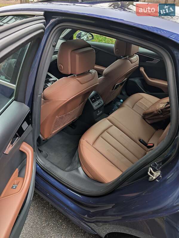Седан Audi A4 2020 в Чернигове