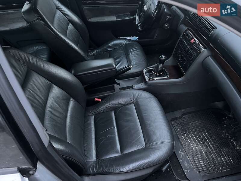 Седан Audi A4 2000 в Львове