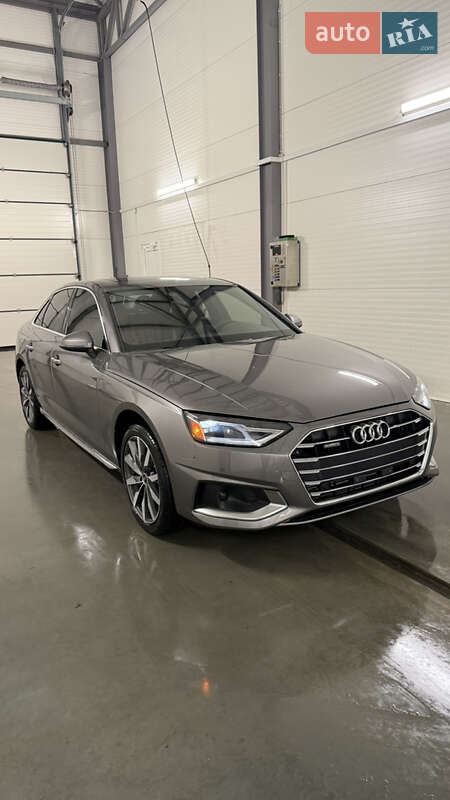 Седан Audi A4 2022 в Львове