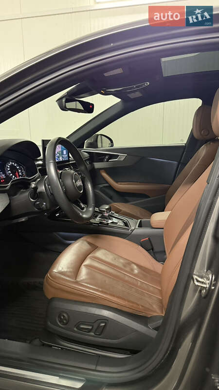 Седан Audi A4 2022 в Львове