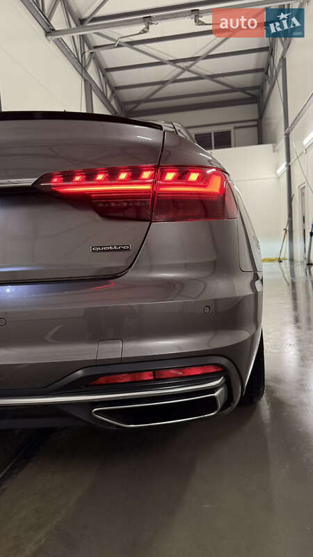 Седан Audi A4 2022 в Львове