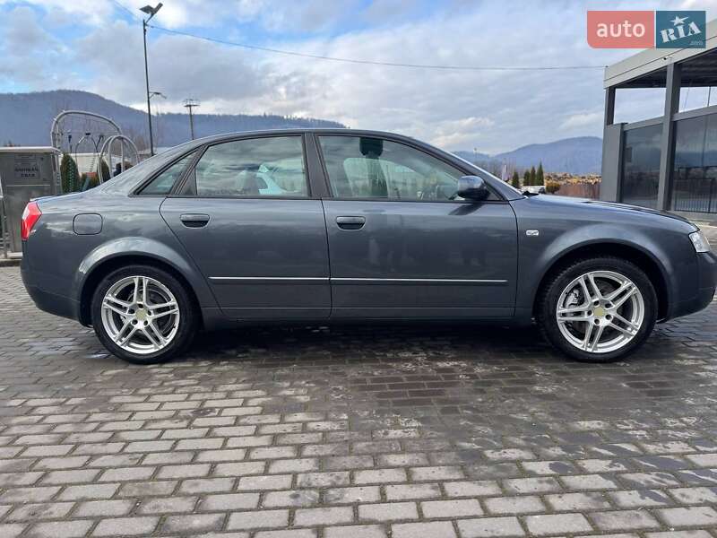 Седан Audi A4 2003 в Долине