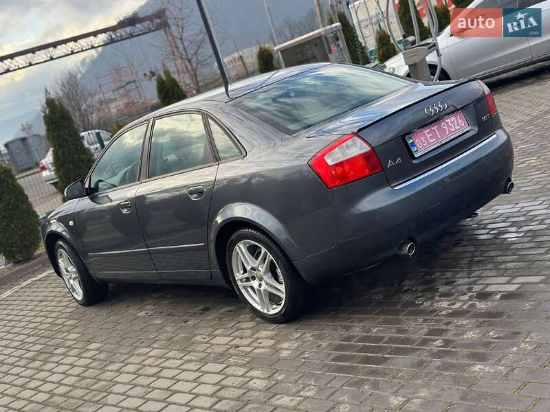 Седан Audi A4 2003 в Долине