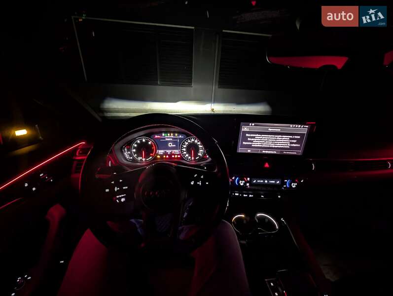 Седан Audi A4 2020 в Чернигове