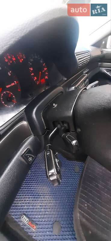 Универсал Audi A4 1997 в Ромнах
