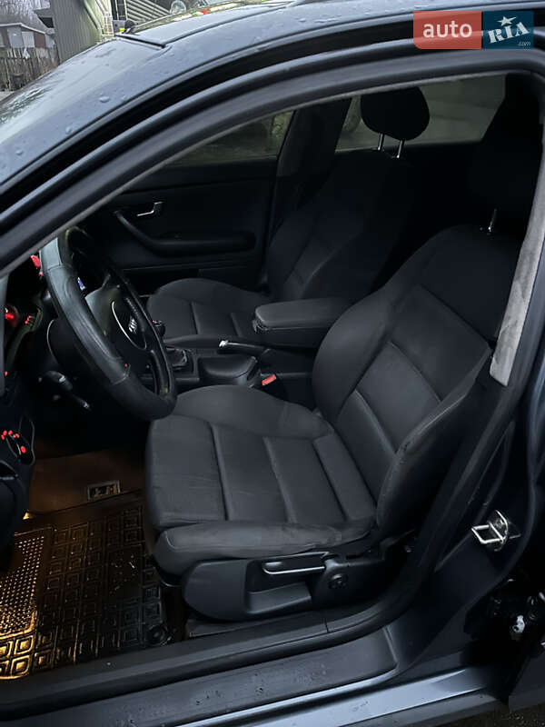 Универсал Audi A4 2002 в Костополе