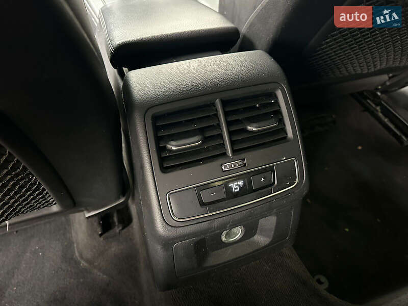 Седан Audi A4 2018 в Киеве