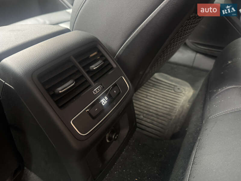 Седан Audi A4 2020 в Львове