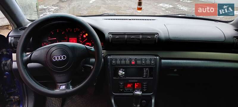 Седан Audi A4 1998 в Сумах