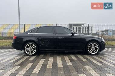 Седан Audi A4 2011 в Львове