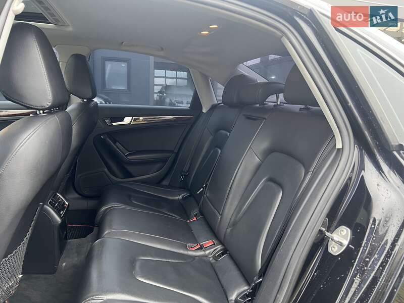 Седан Audi A4 2011 в Львове