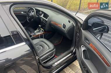 Седан Audi A4 2011 в Львове