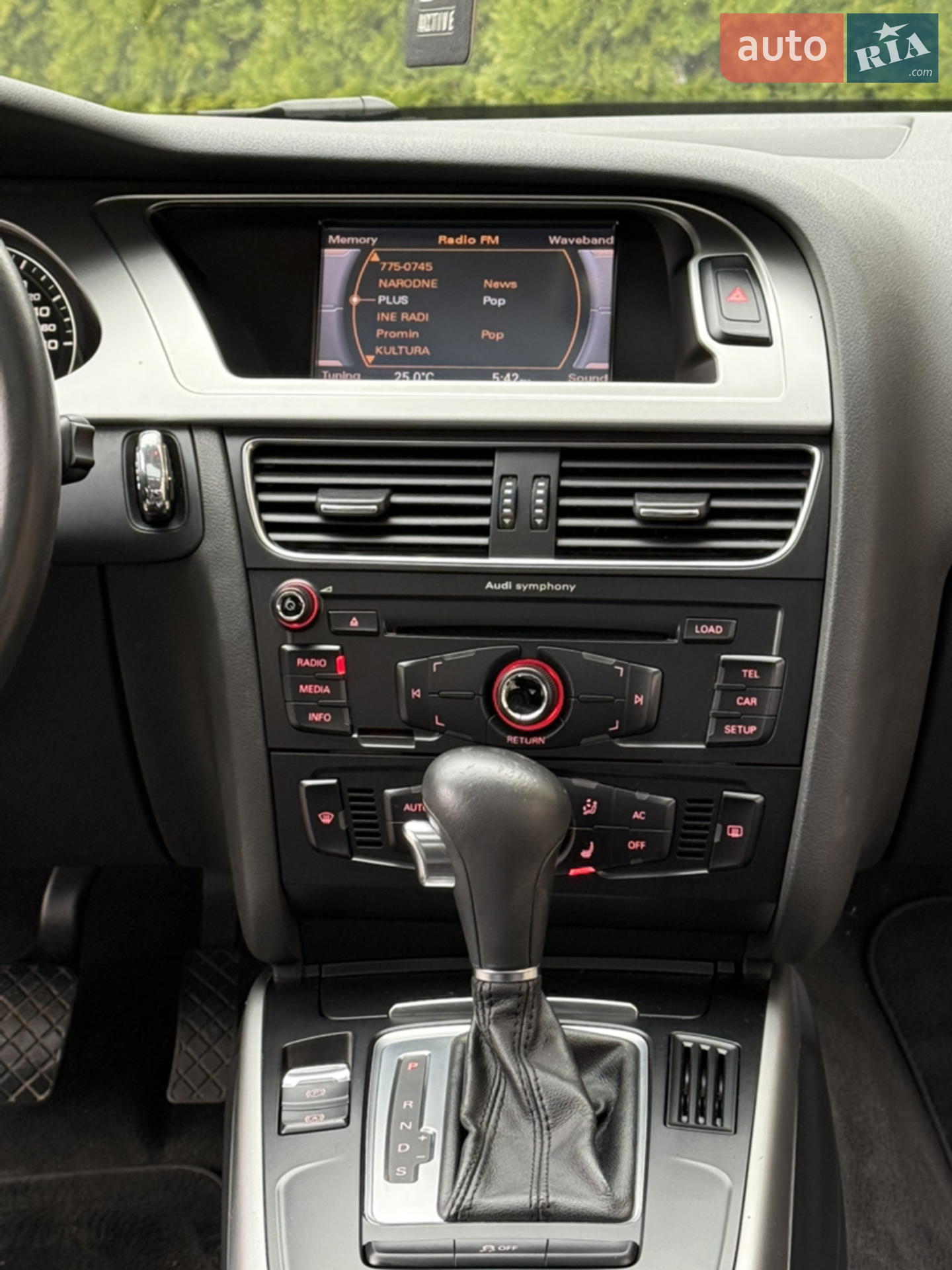 2011 Audi A4 - мініатюра 16